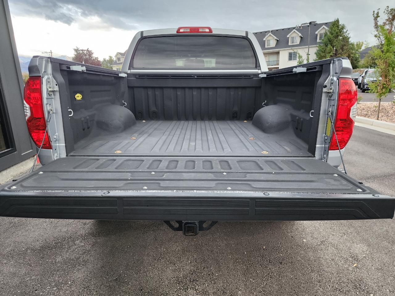 Toyota Tundra Limited 5.7L CrewMax 4WD 2017