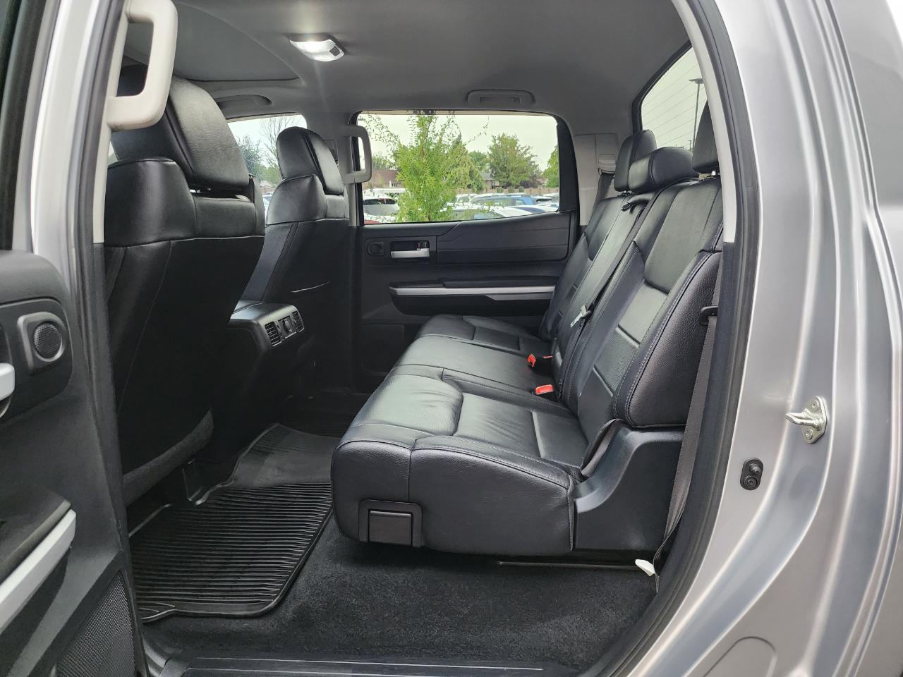 Toyota Tundra Limited 5.7L CrewMax 4WD 2017