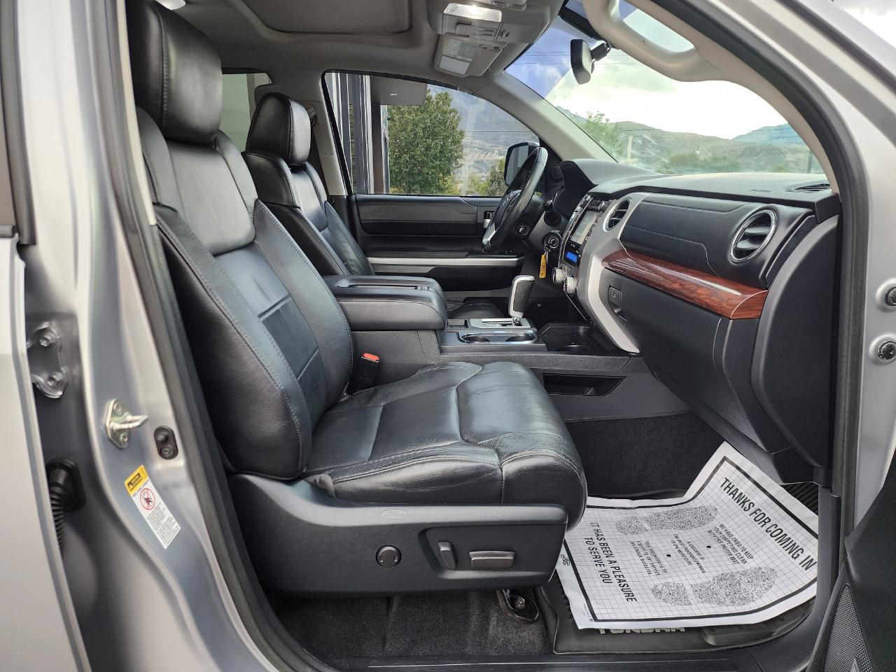 Toyota Tundra Limited 5.7L CrewMax 4WD 2017