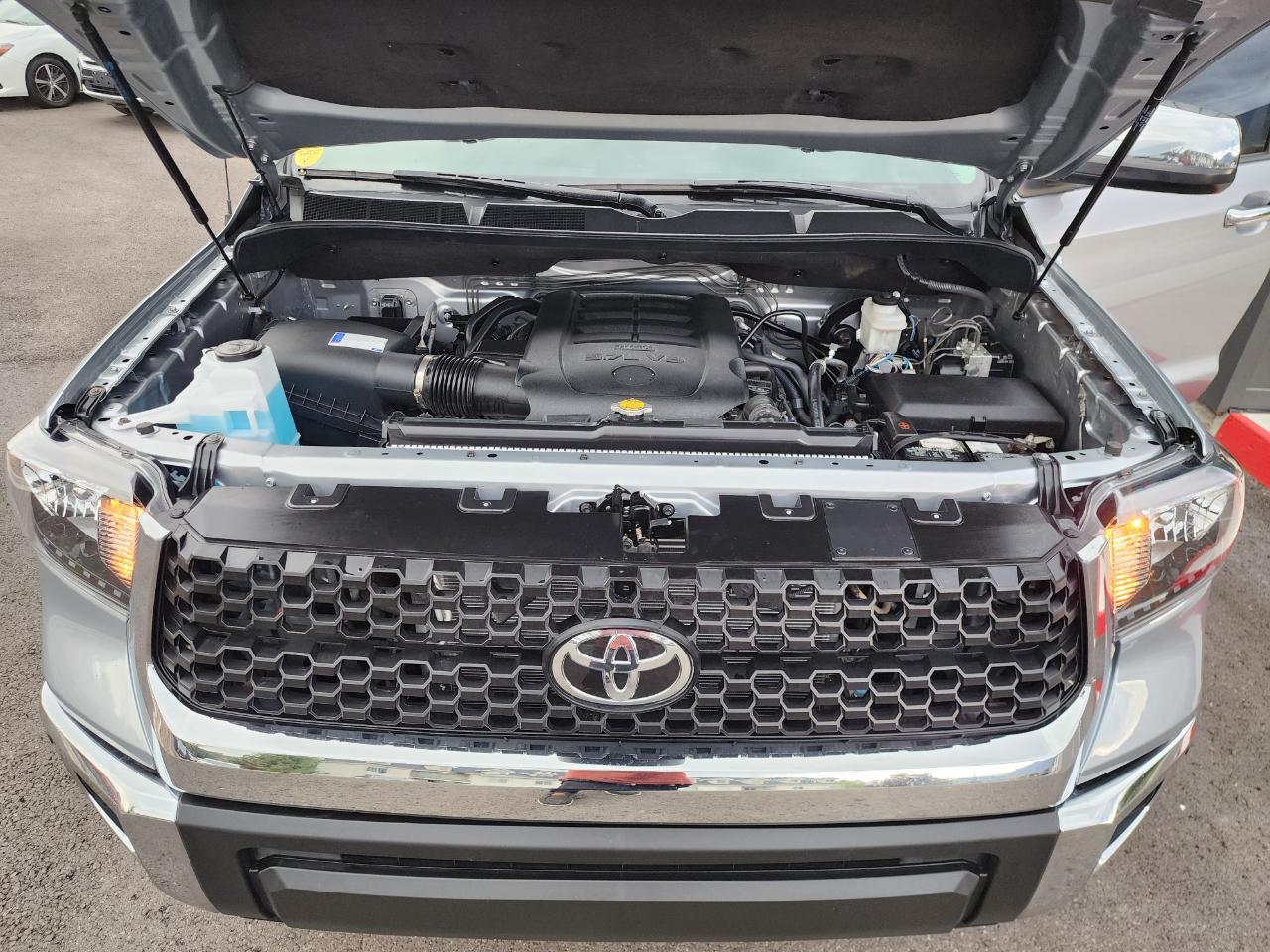 Toyota Tundra Limited 5.7L CrewMax 4WD 2017