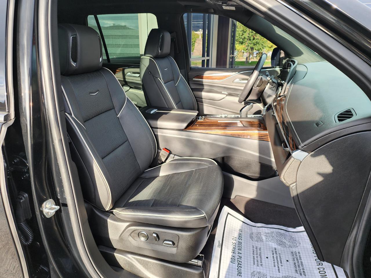 Cadillac Escalade Premium Luxury AWD 2024