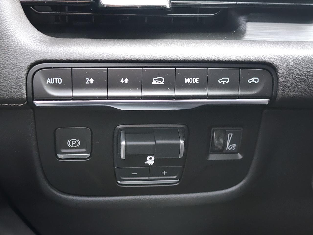 Cadillac Escalade Premium Luxury AWD 2024