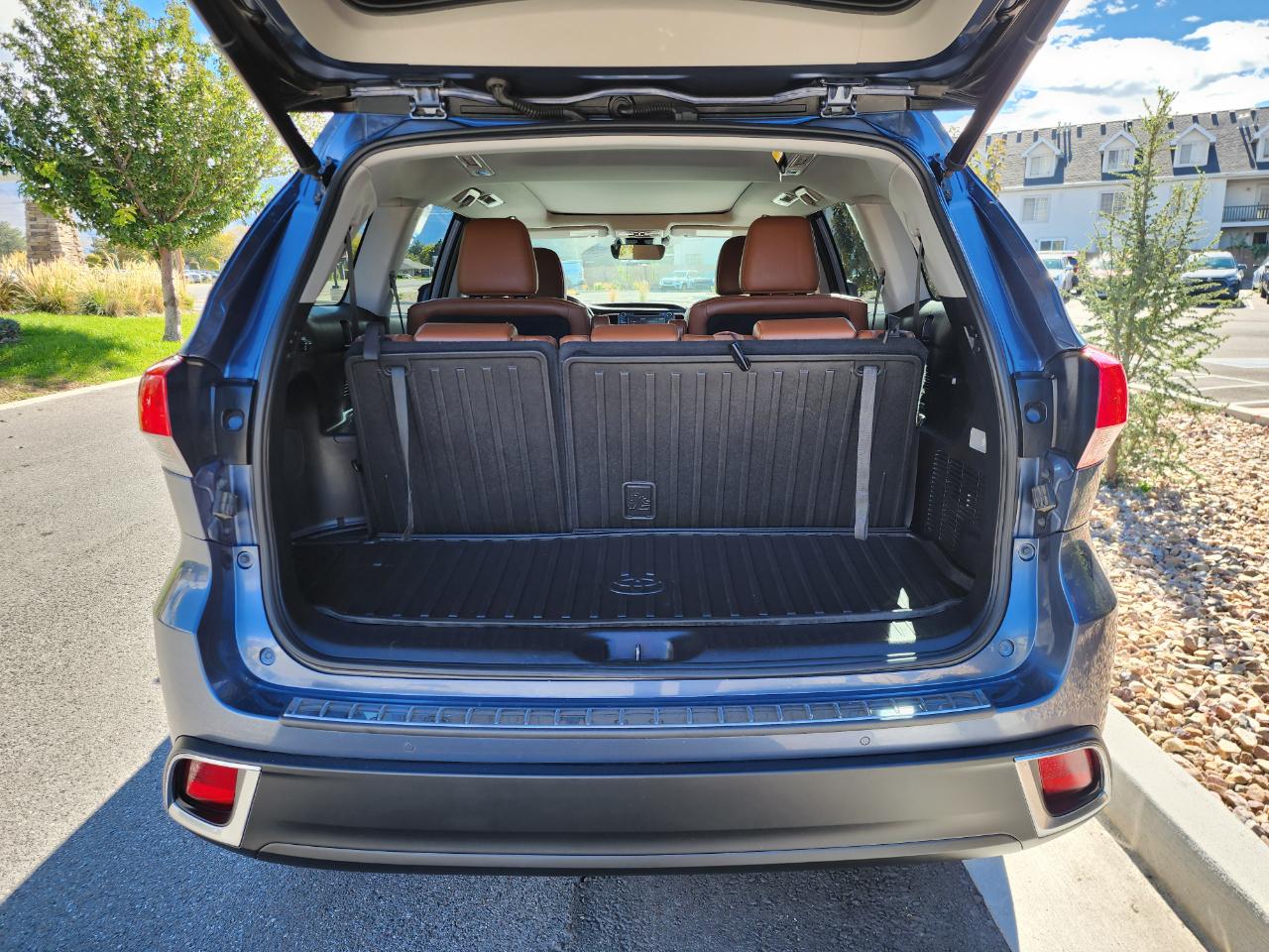 Toyota Highlander Hybrid Limited Platinum AWD 2019