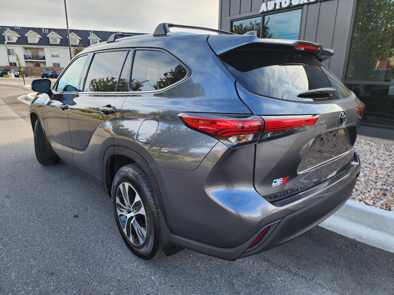 Toyota Highlander XLE AWD V6 2021