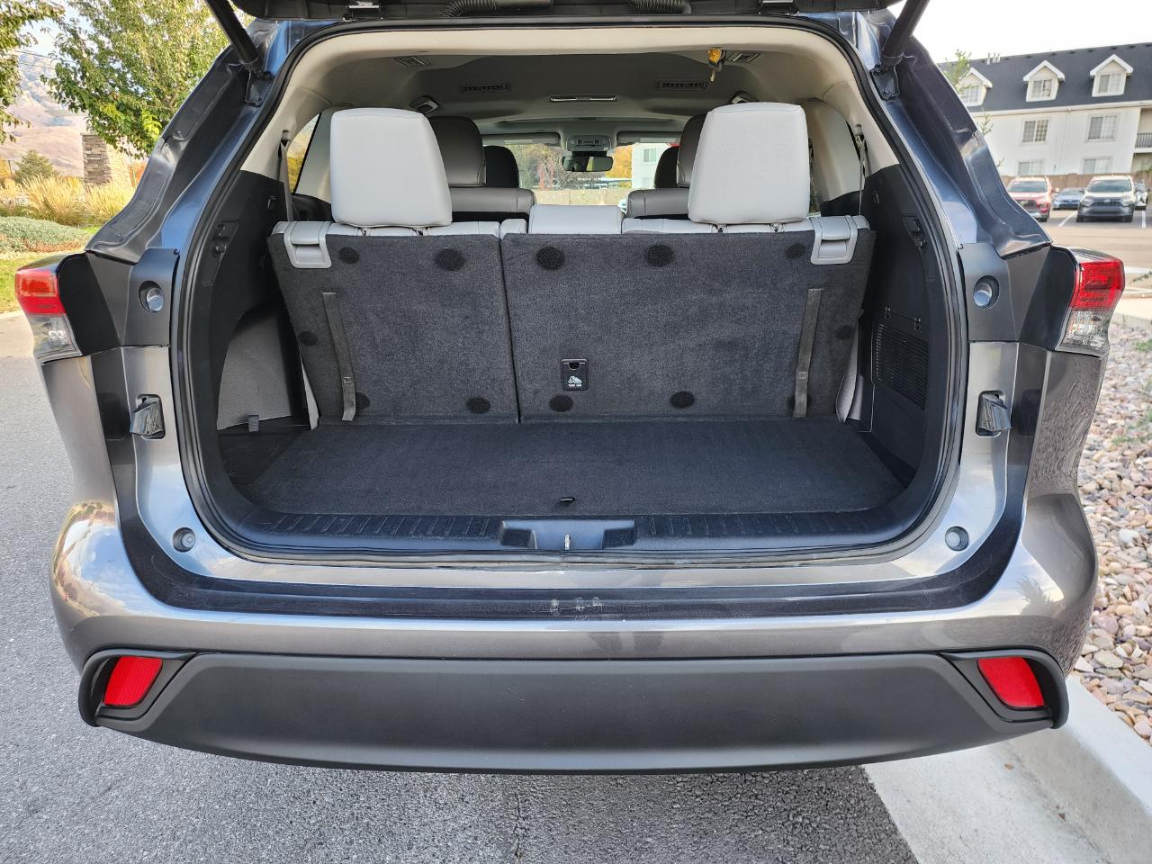 Toyota Highlander XLE AWD V6 2021