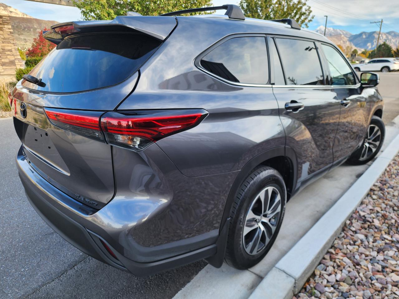 Toyota Highlander XLE AWD V6 2021