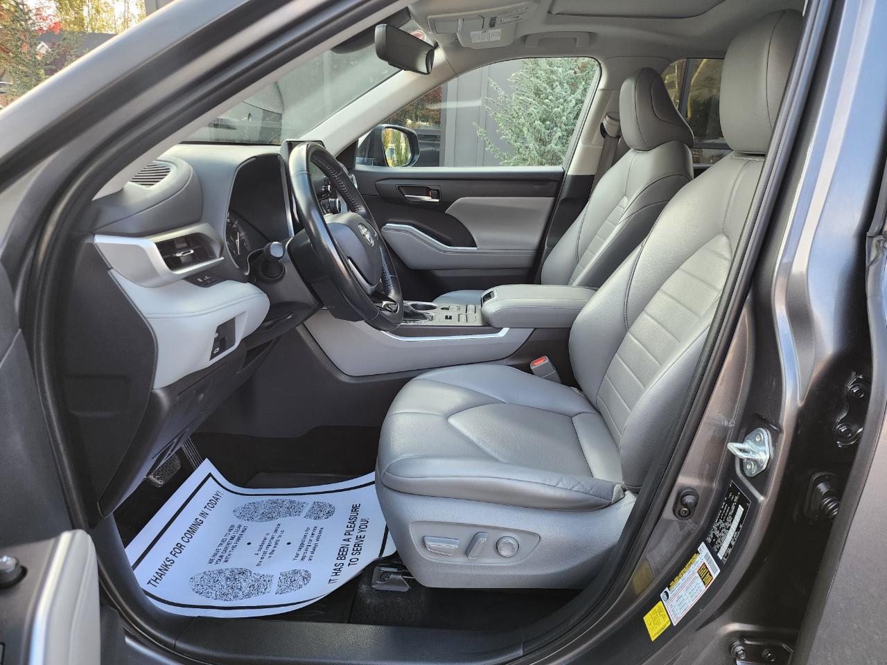Toyota Highlander XLE AWD V6 2021
