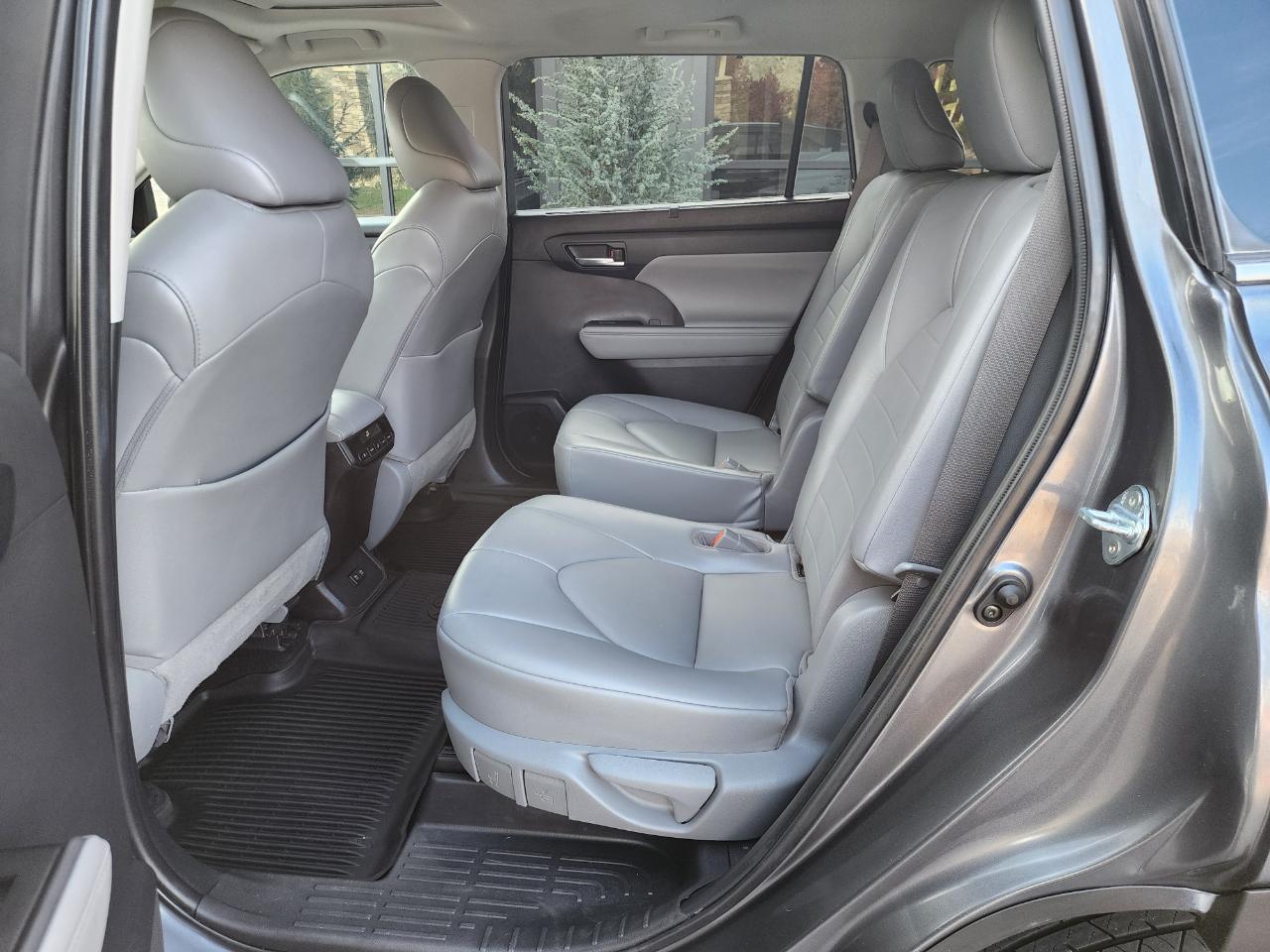 Toyota Highlander XLE AWD V6 2021