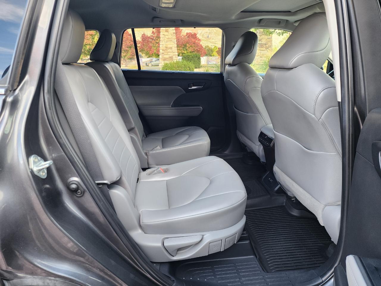 Toyota Highlander XLE AWD V6 2021