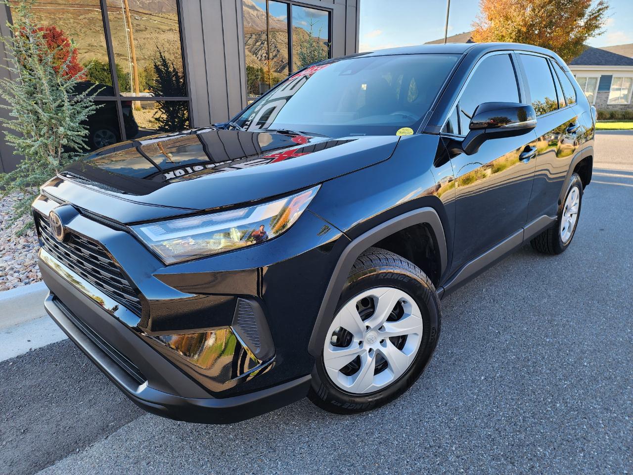Toyota RAV4 LE AWD 2025