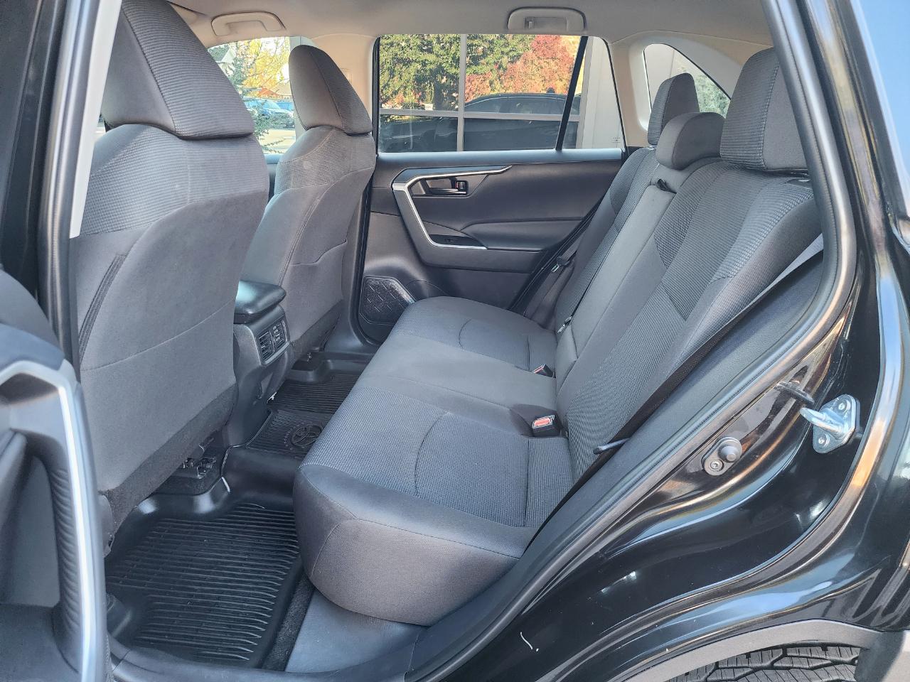 Toyota RAV4 LE AWD 2025