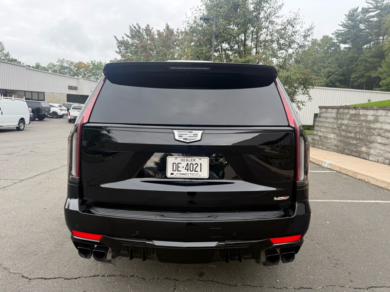 2024 Cadillac Escalade V-Series photo 3