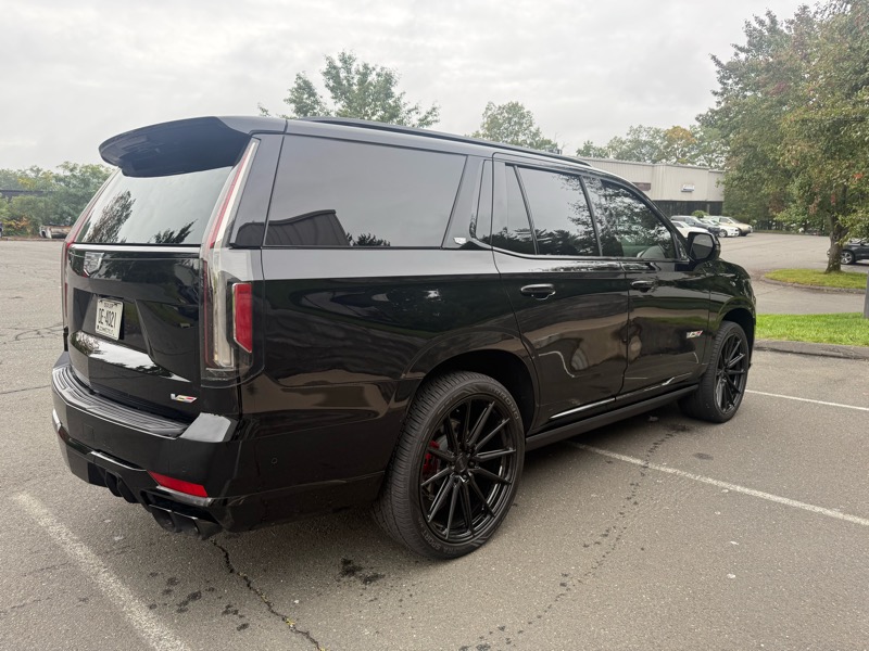 2024 Cadillac Escalade V-Series photo 4