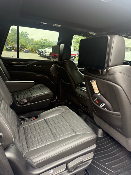 2024 Cadillac Escalade V-Series photo 8