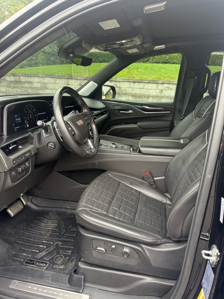 2024 Cadillac Escalade V-Series photo 10