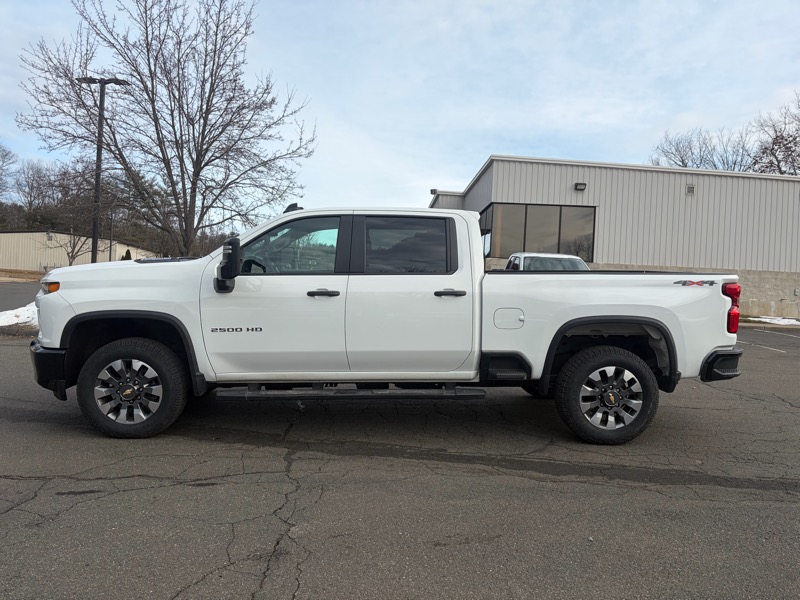 Chevrolet Silverado 2500HD Custom Crew Cab Short Box 4WD 2022