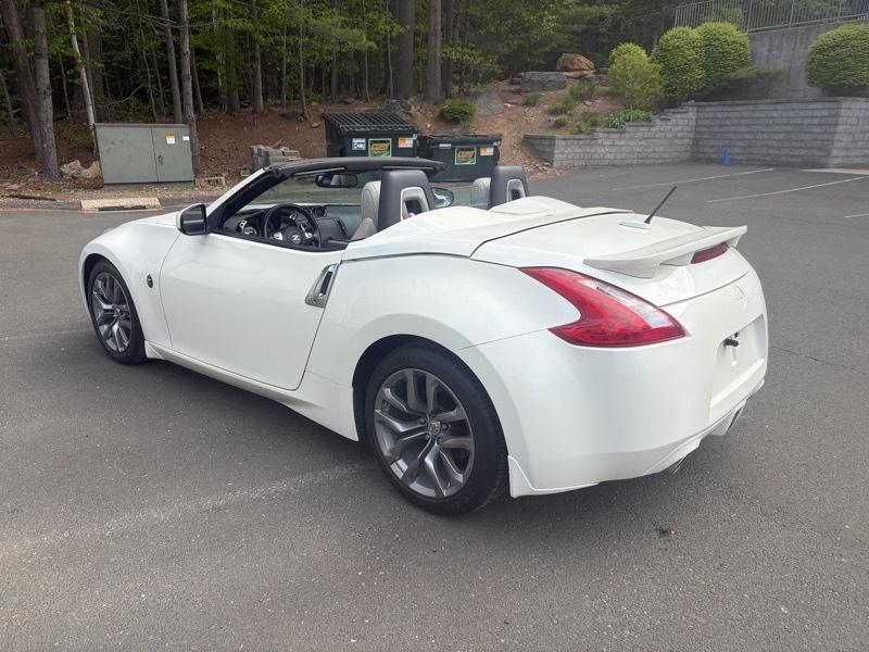 2010 Nissan 370Z Touring - Photo 7