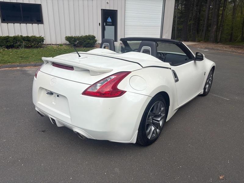 2010 Nissan 370Z Touring - Photo 8