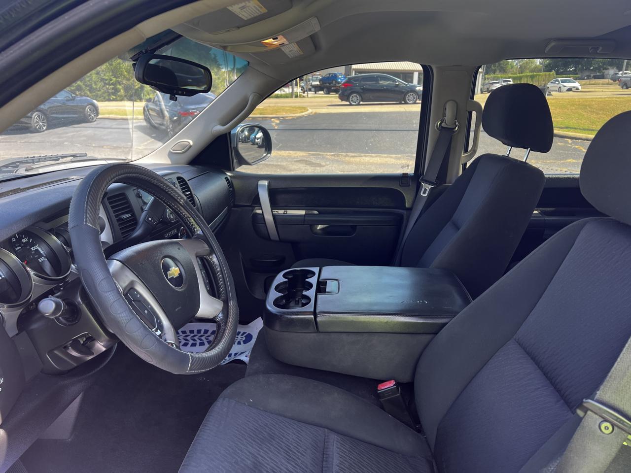 Chevrolet Silverado 1500 LT Crew Cab 2WD 2011