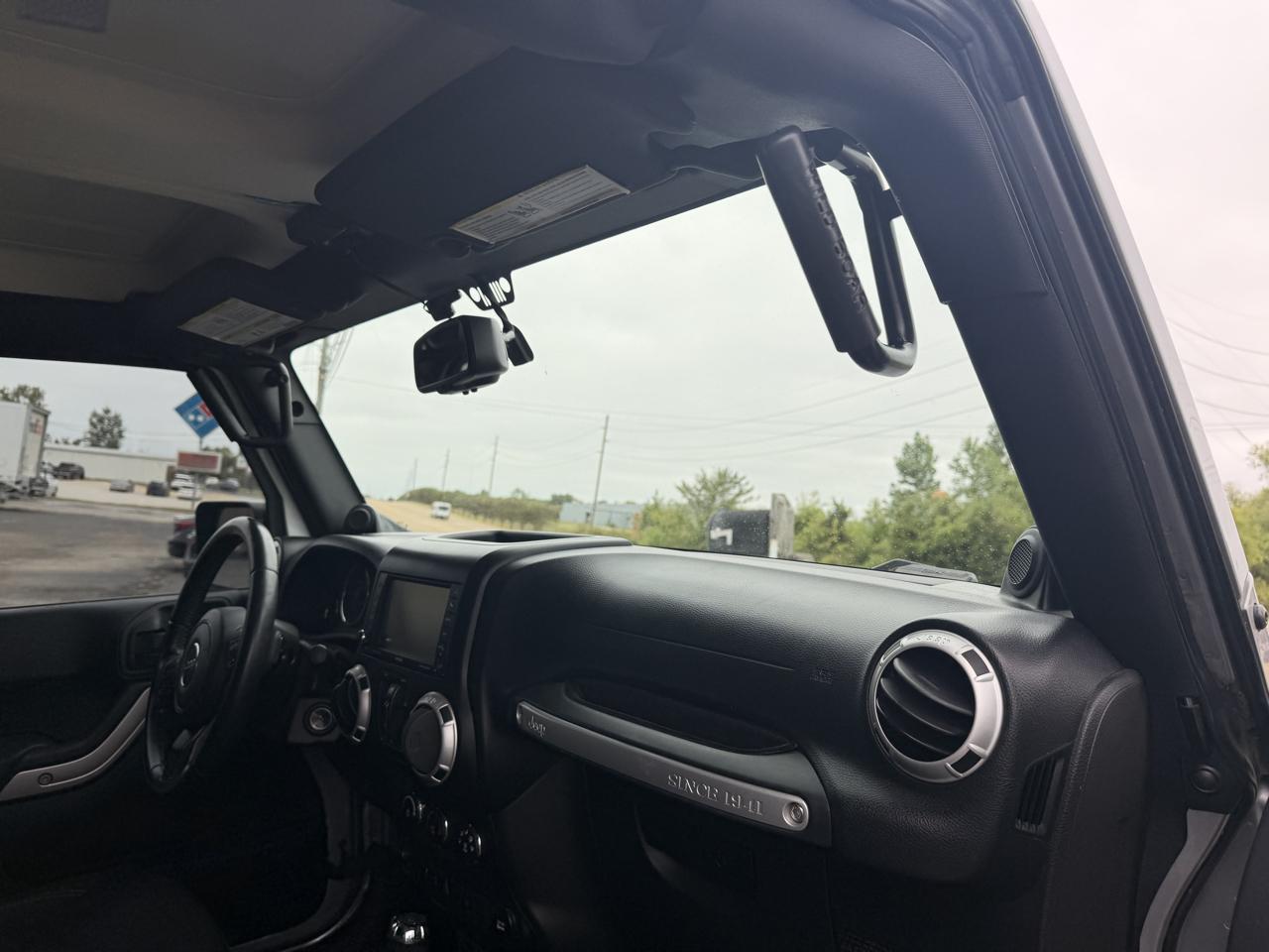 Jeep Wrangler Unlimited Sahara 4WD 2014