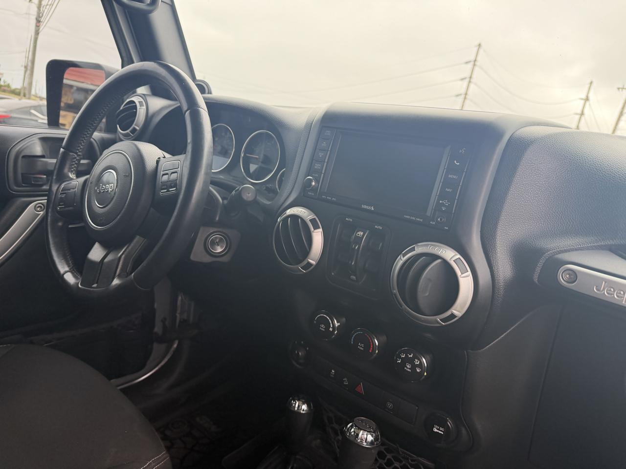 Jeep Wrangler Unlimited Sahara 4WD 2014