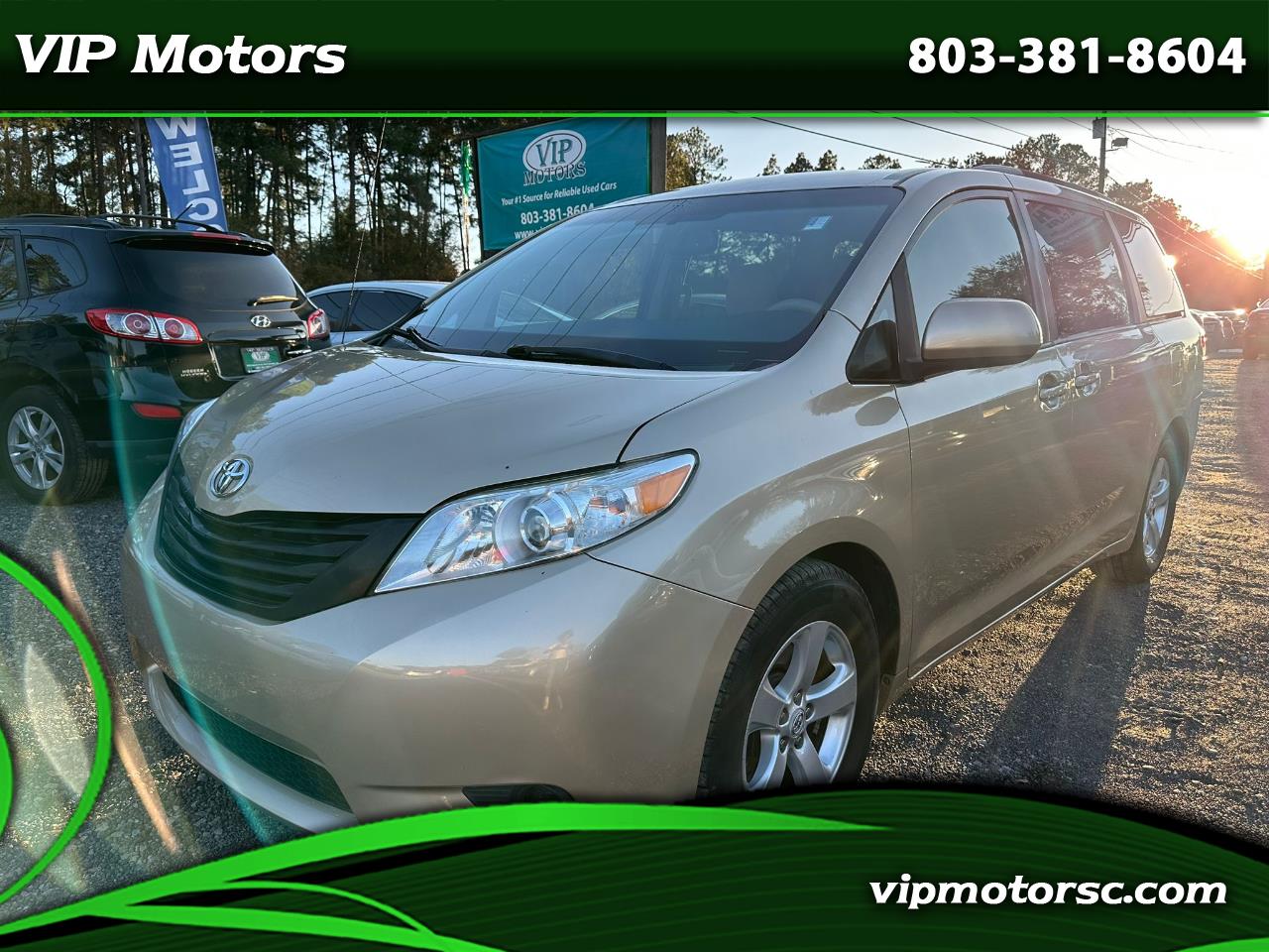 Toyota Sienna LE 8-Pass V6 2011
