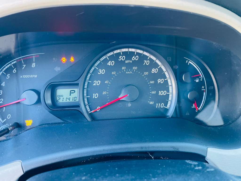 Toyota Sienna LE 8-Pass V6 2011