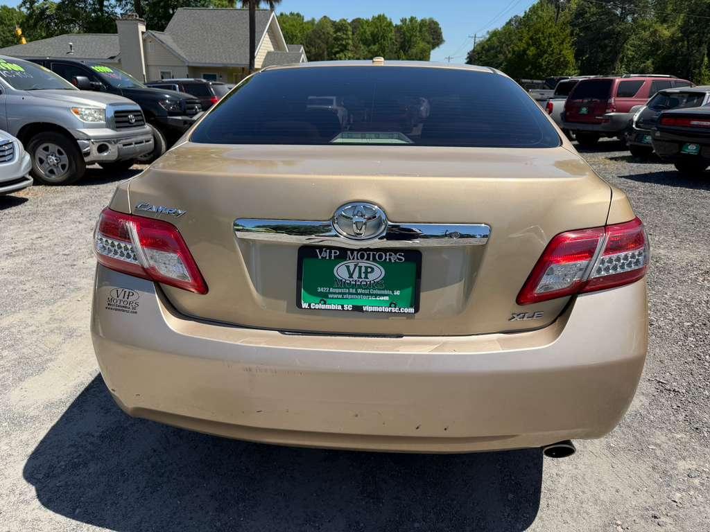 Toyota Camry XLE 6-Spd AT 2010