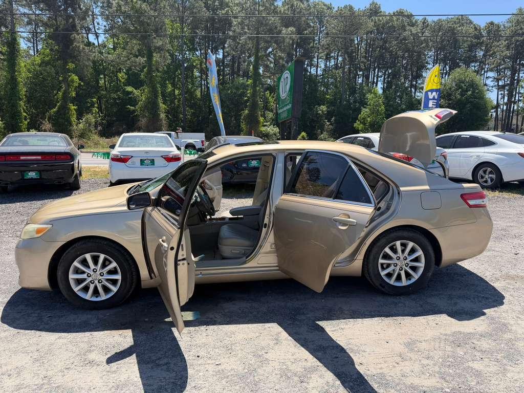 Toyota Camry XLE 6-Spd AT 2010