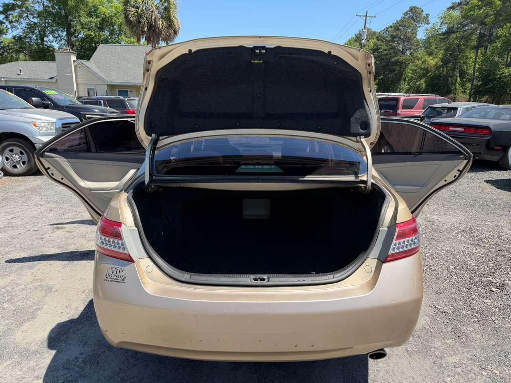 Toyota Camry XLE 6-Spd AT 2010