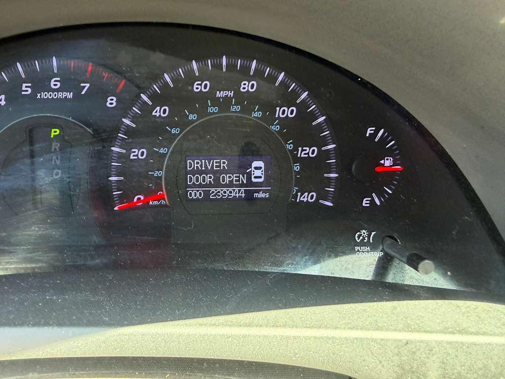 Toyota Camry XLE 6-Spd AT 2010