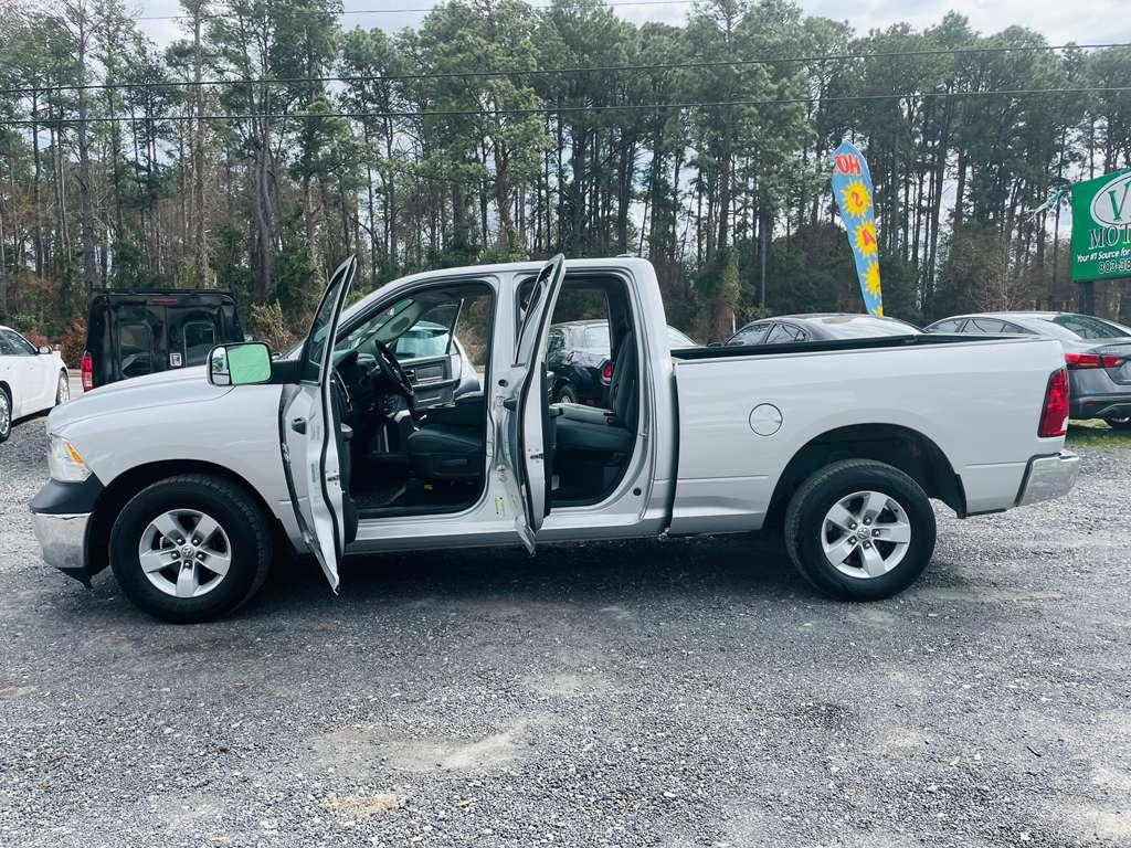RAM 1500 Tradesman Quad Cab 2WD 2017