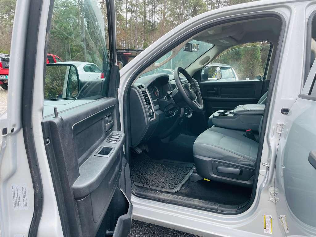 RAM 1500 Tradesman Quad Cab 2WD 2017