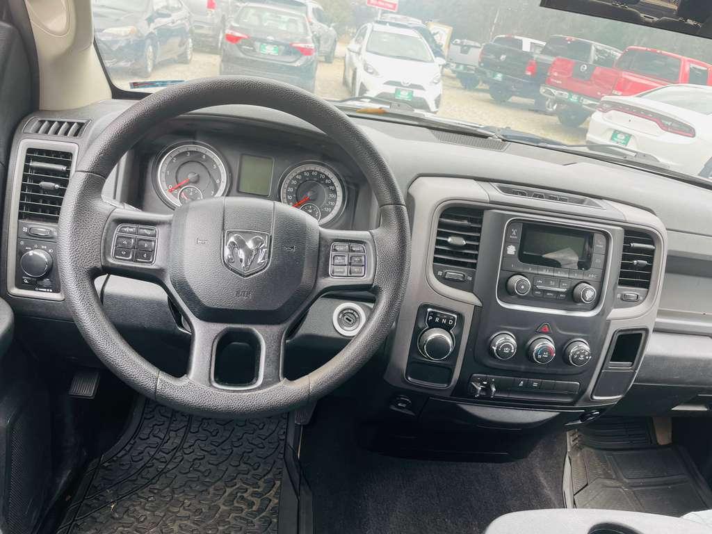 RAM 1500 Tradesman Quad Cab 2WD 2017