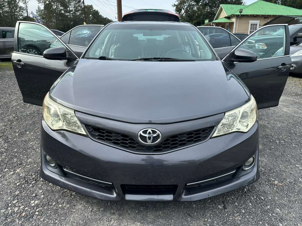 Toyota Camry XLE V6 2012