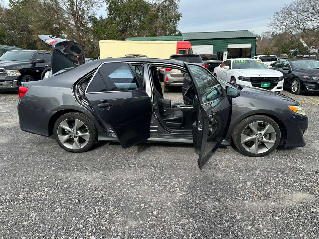 Toyota Camry XLE V6 2012