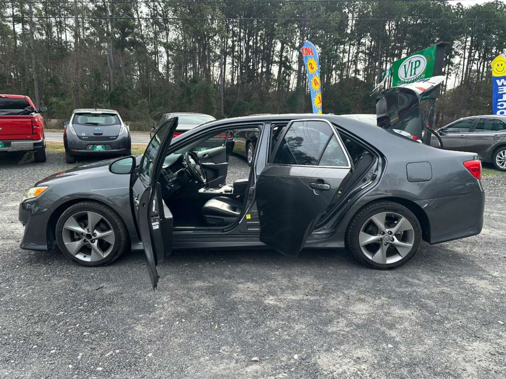 Toyota Camry XLE V6 2012