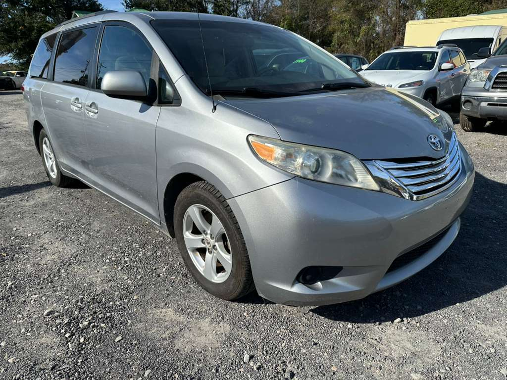 Toyota Sienna LE FWD 8-Passenger V6 2012