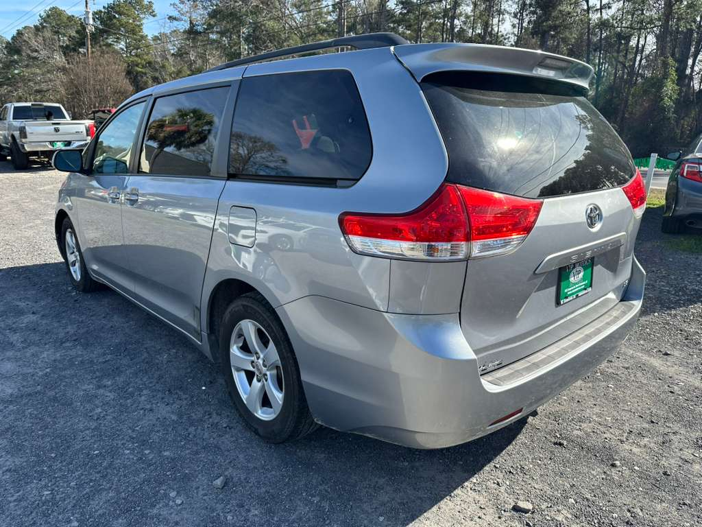 Toyota Sienna LE FWD 8-Passenger V6 2012
