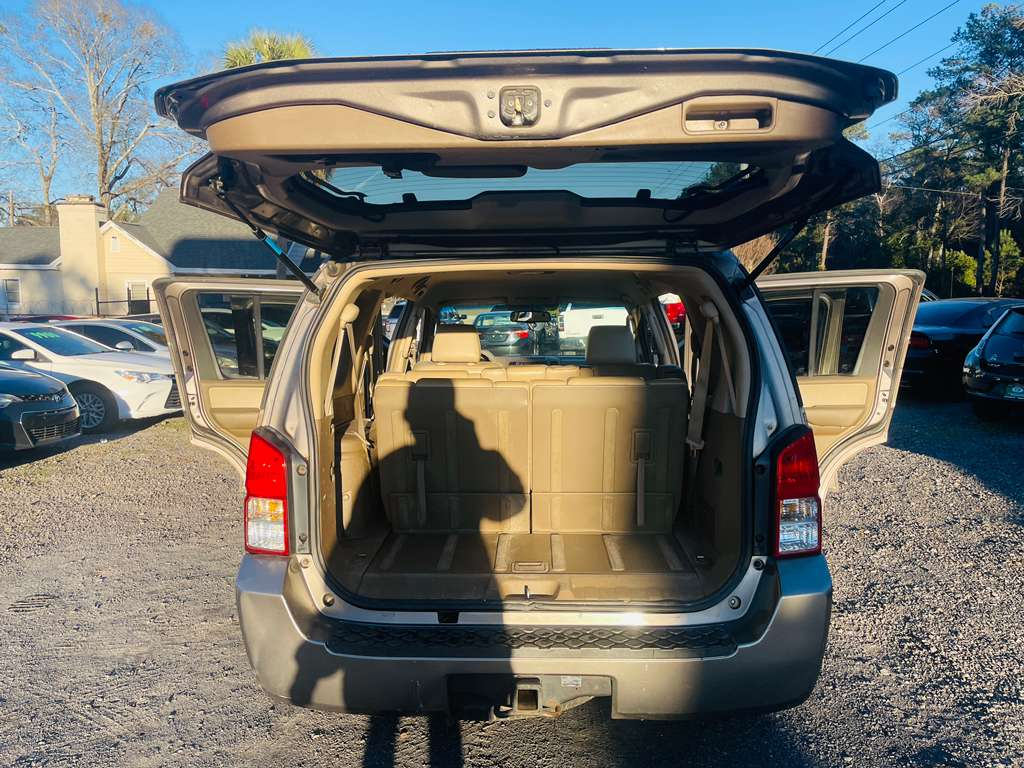 Nissan Pathfinder LE 2WD 2006