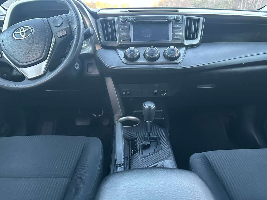 Toyota RAV4 LE FWD 2015