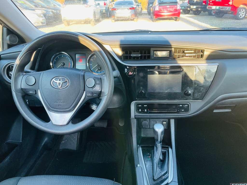 Toyota Corolla LE 2019