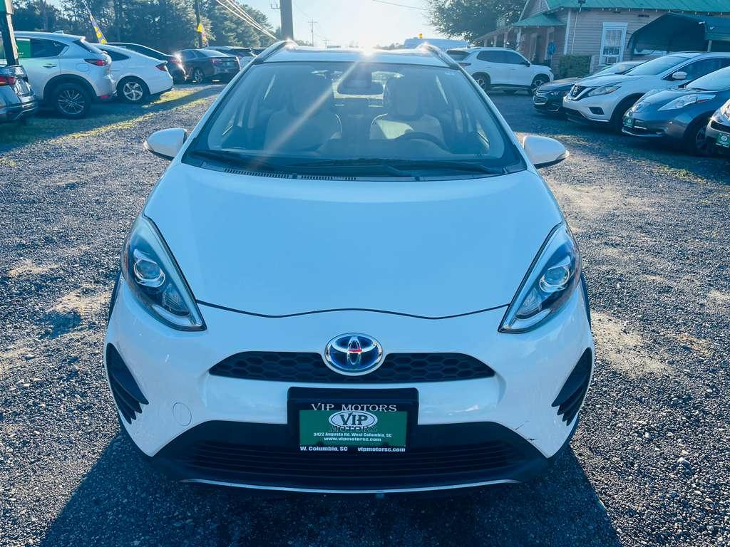 Toyota Prius c Four 2018