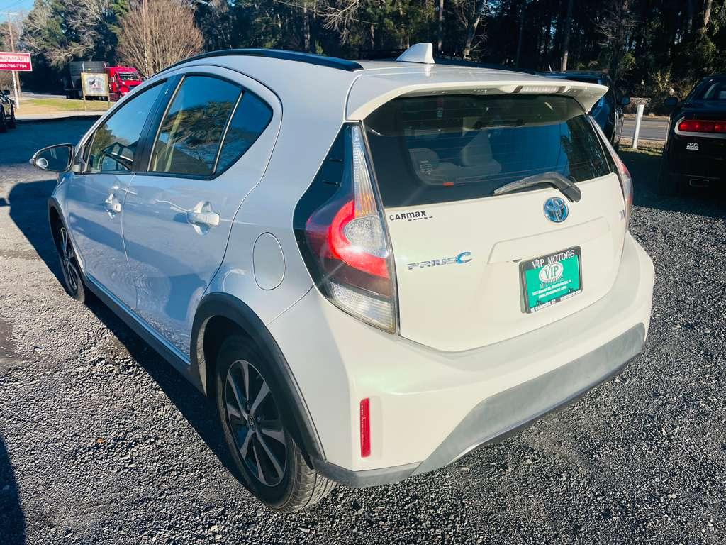 Toyota Prius c Four 2018