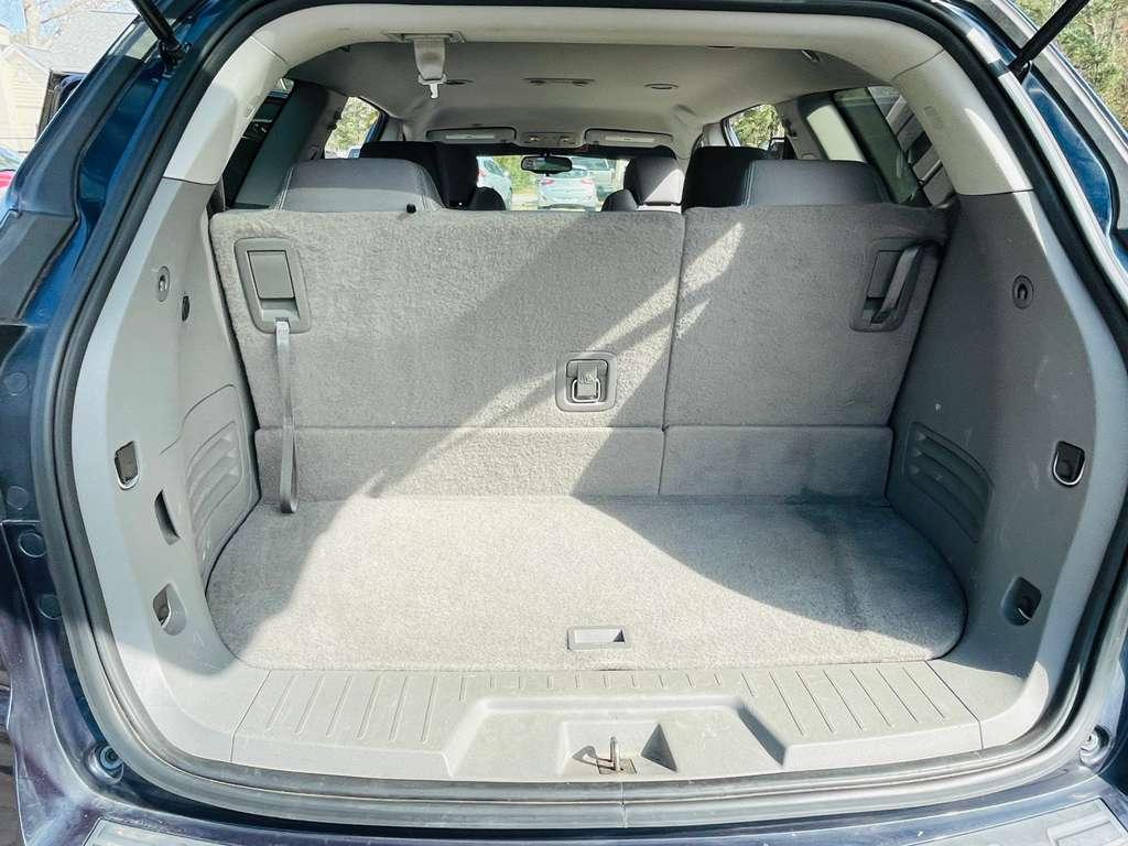 Chevrolet Traverse LS FWD w/PDC 2015