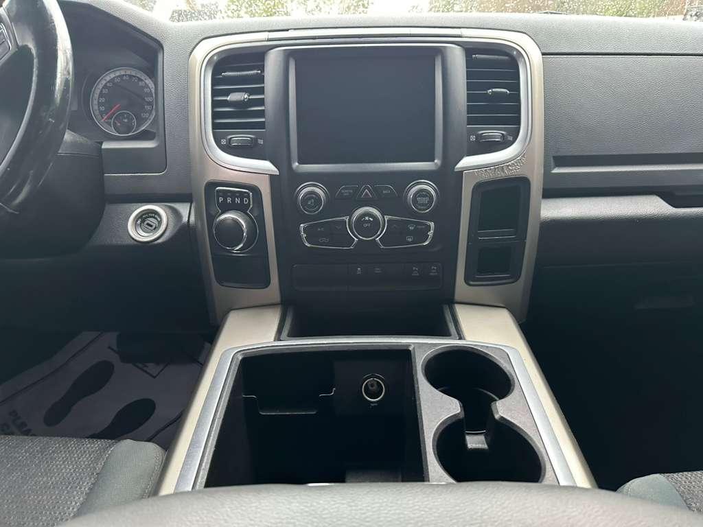 RAM 1500 SLT Quad Cab 2WD 2014