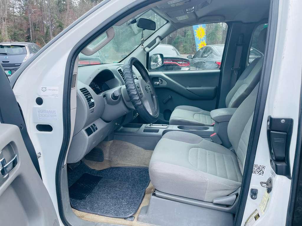 Nissan Frontier SV King Cab I4 5MT 2WD 2014