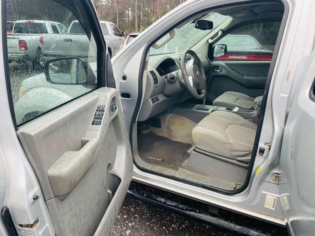 Nissan Frontier S Crew Cab 5AT 2WD 2014