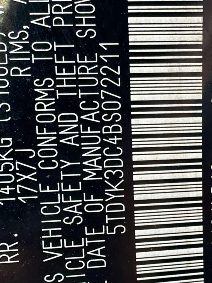 Toyota Sienna Limited 7-Pass V6 2011