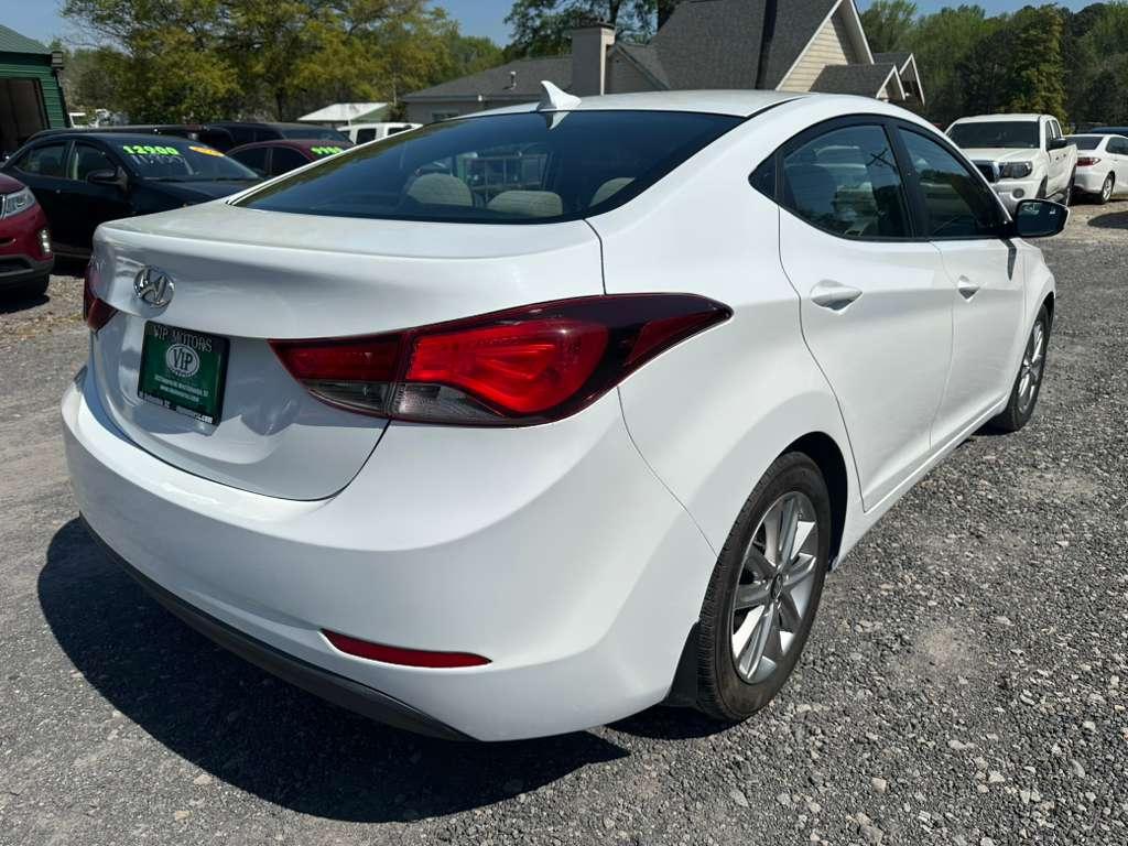 Hyundai Elantra SE 6AT 2015